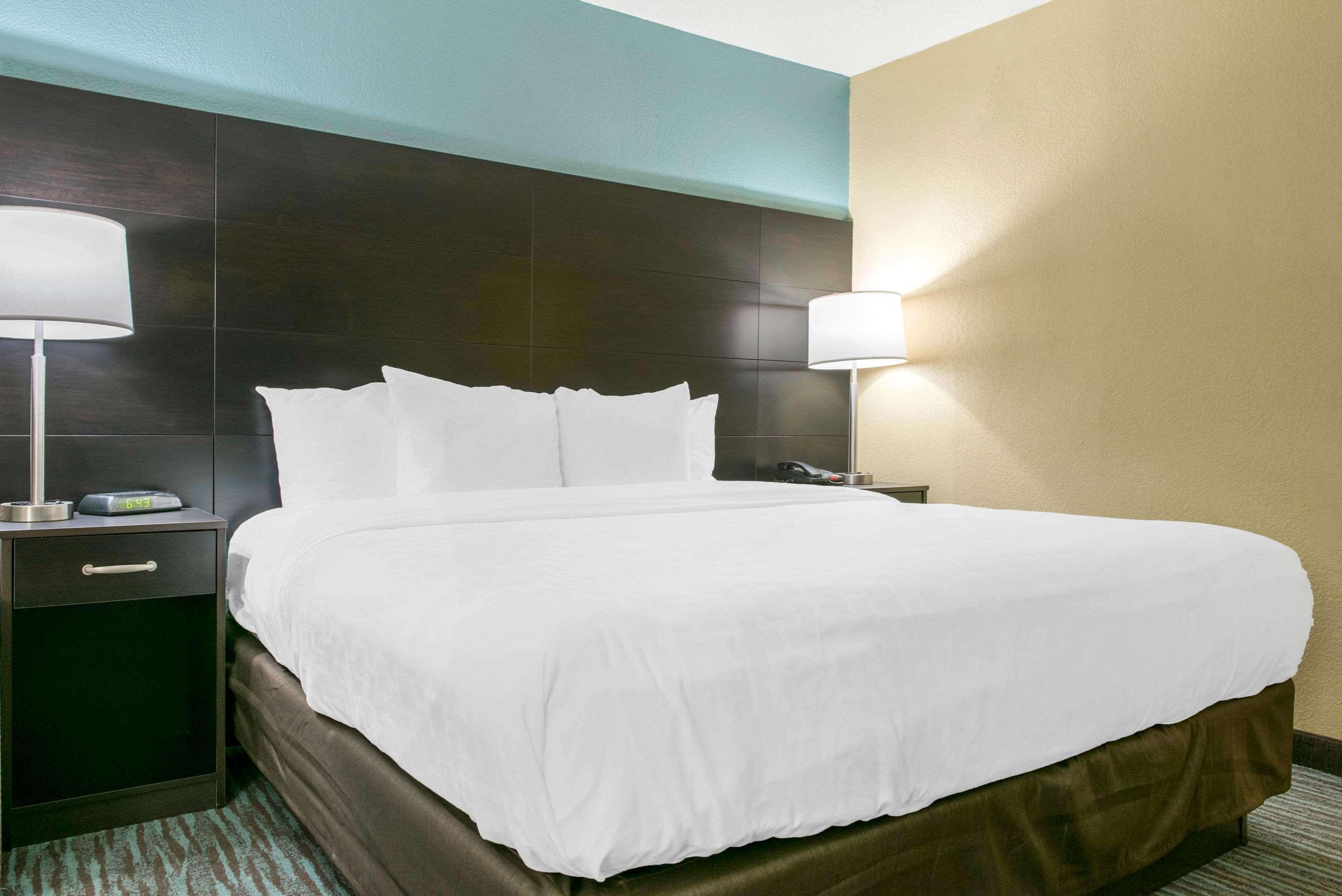 Quality Inn Dayton Airport Englewood Екстериор снимка