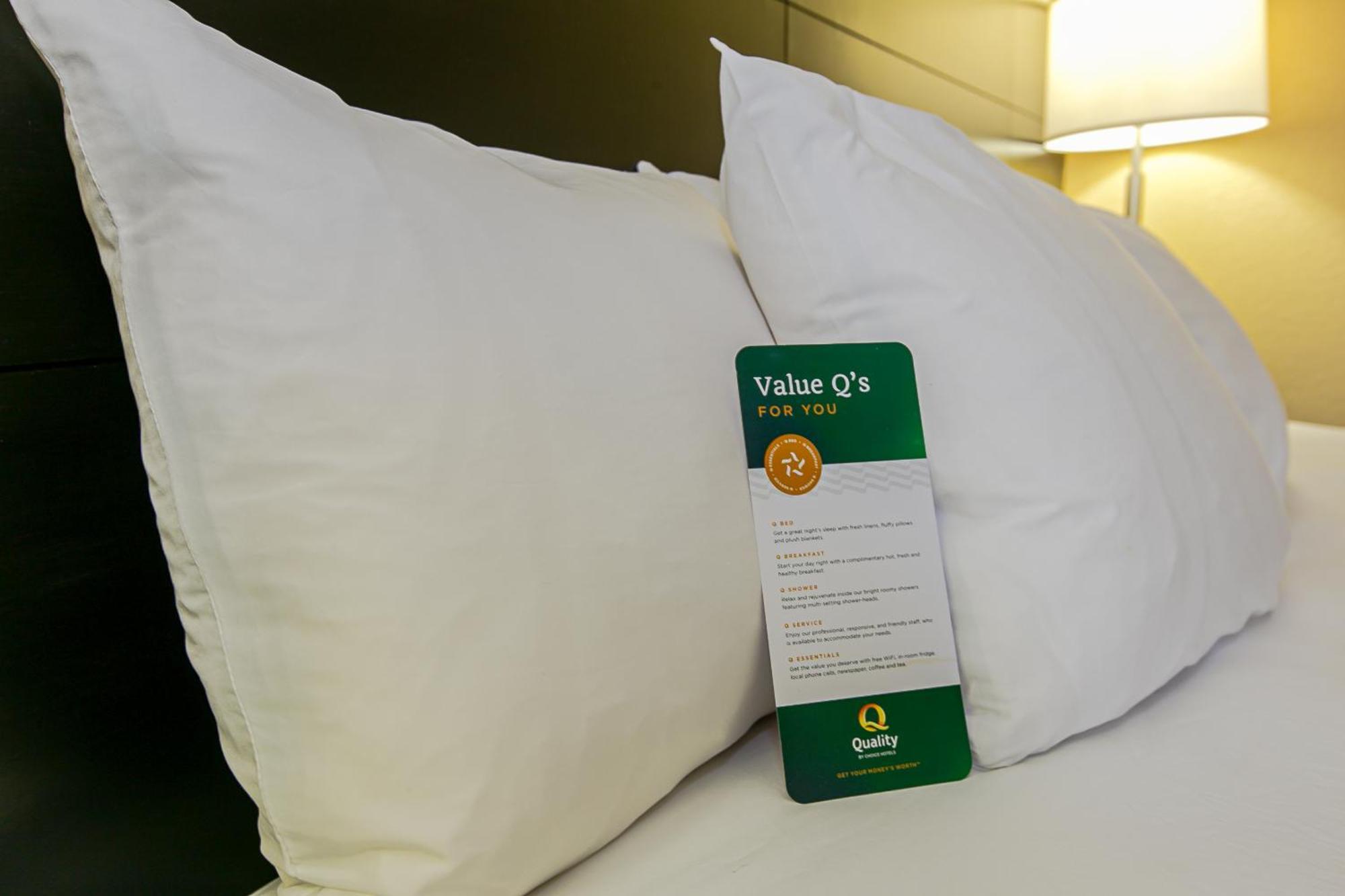 Quality Inn Dayton Airport Englewood Екстериор снимка