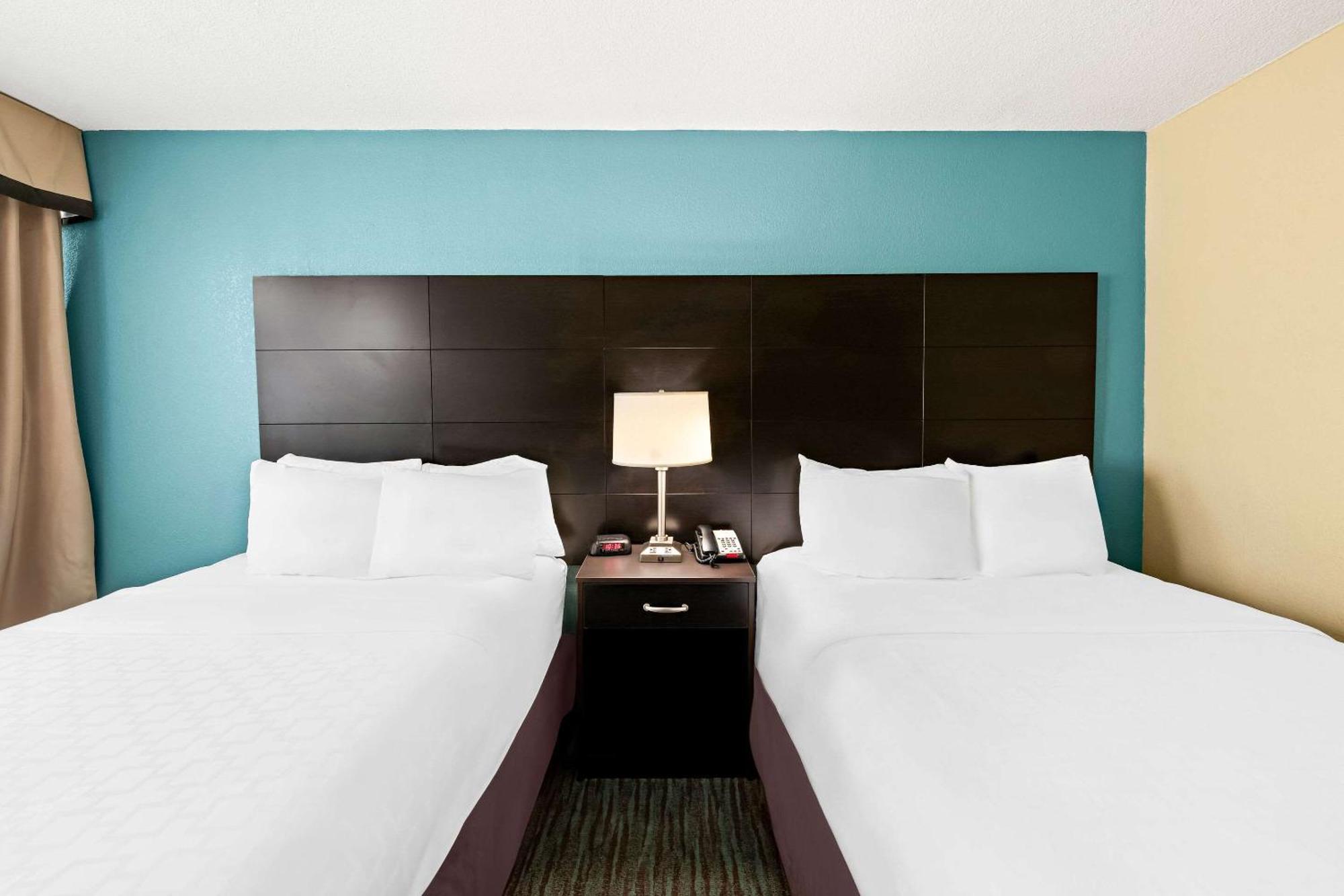 Quality Inn Dayton Airport Englewood Екстериор снимка