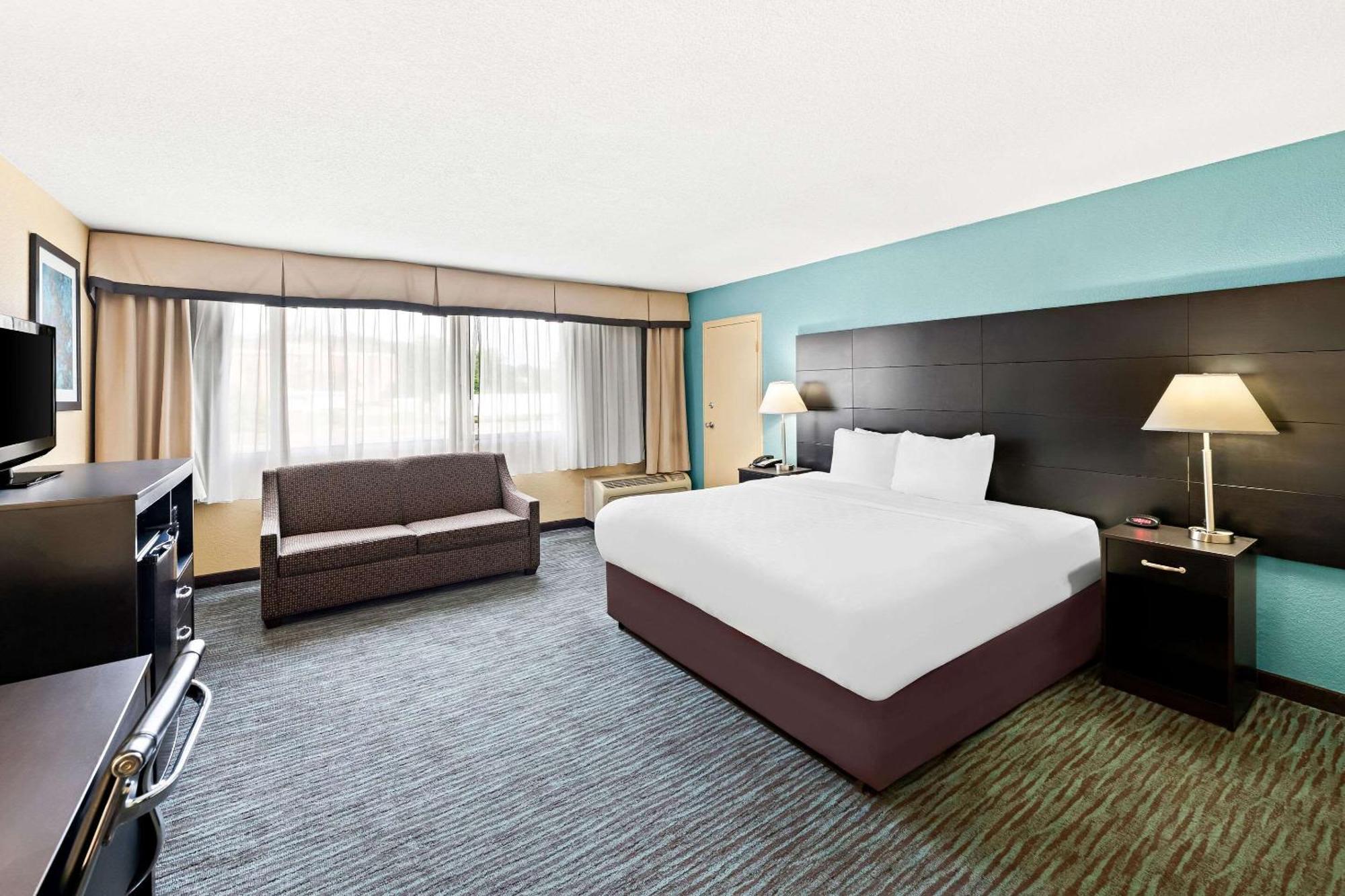 Quality Inn Dayton Airport Englewood Екстериор снимка
