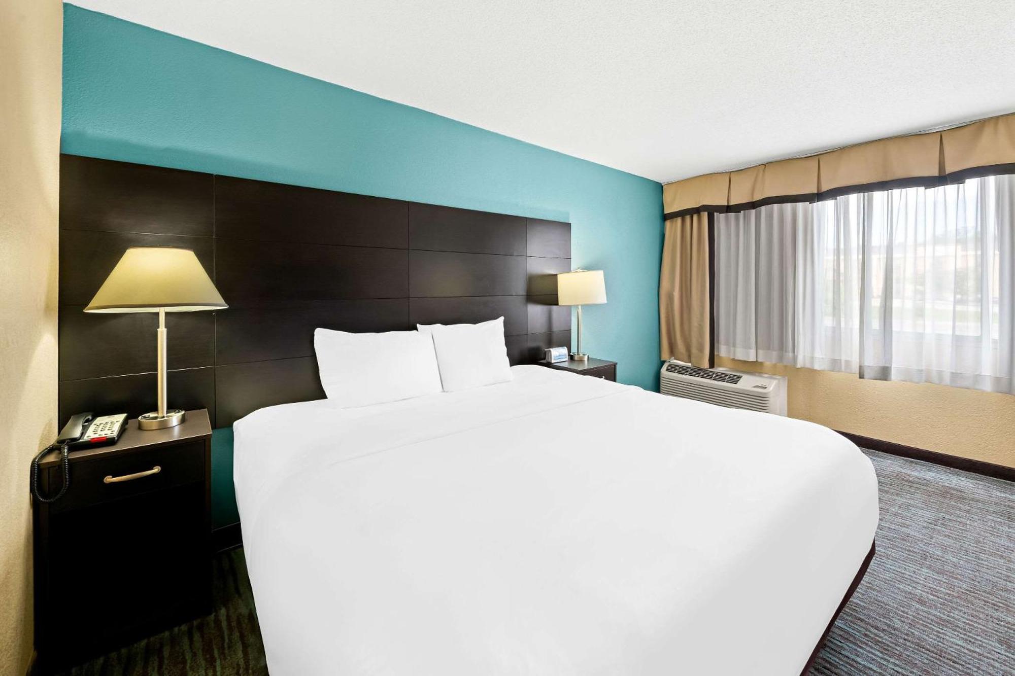 Quality Inn Dayton Airport Englewood Екстериор снимка