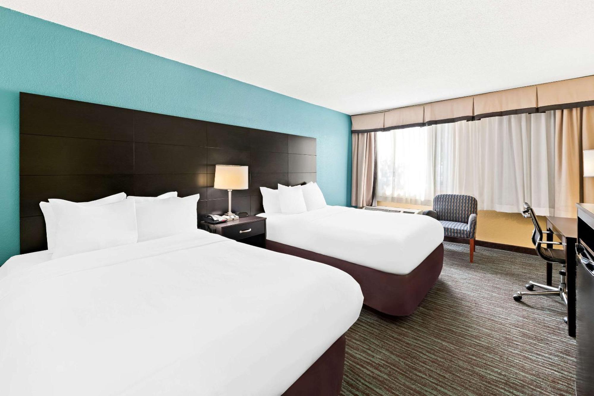 Quality Inn Dayton Airport Englewood Екстериор снимка