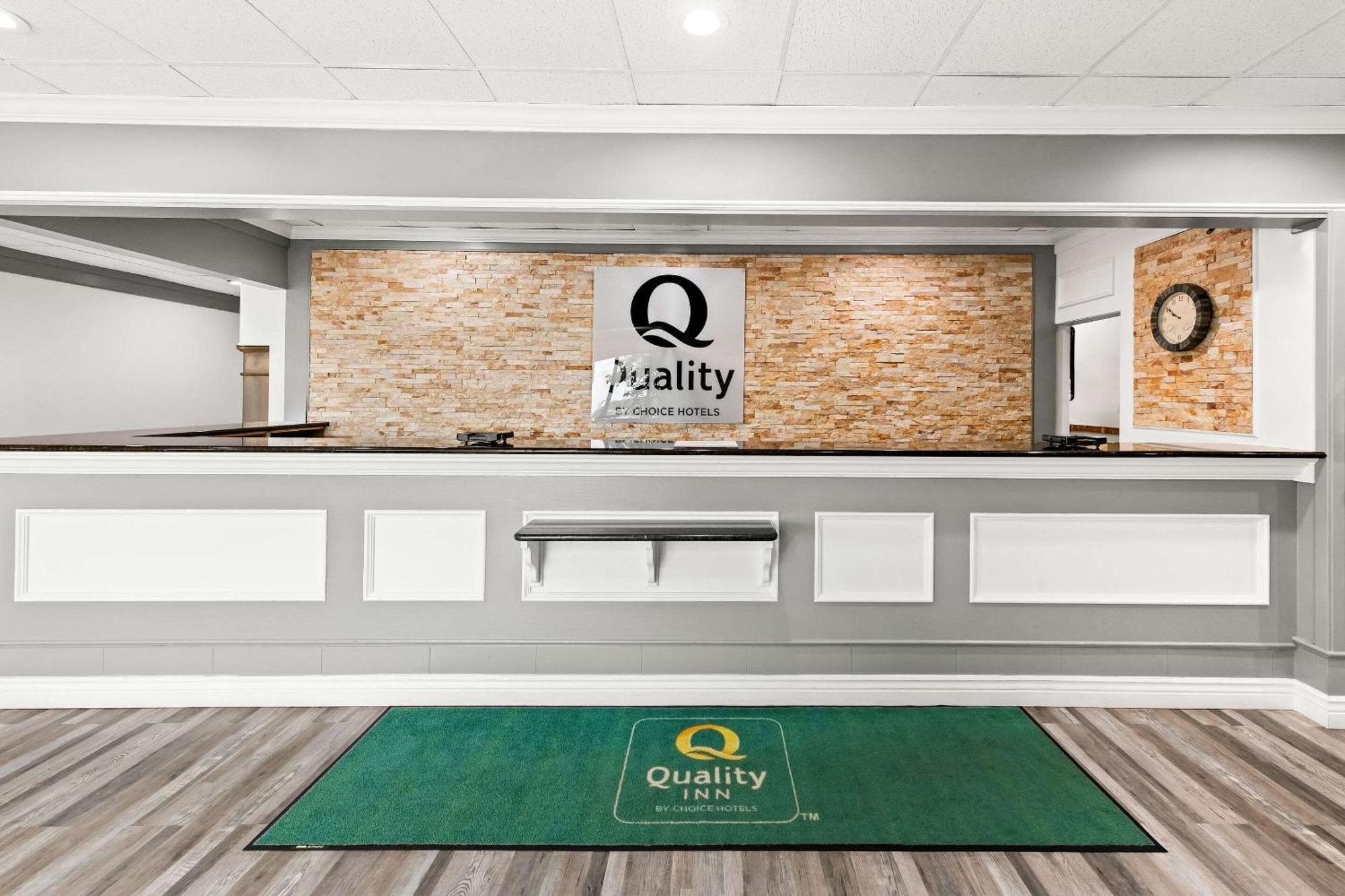 Quality Inn Dayton Airport Englewood Екстериор снимка