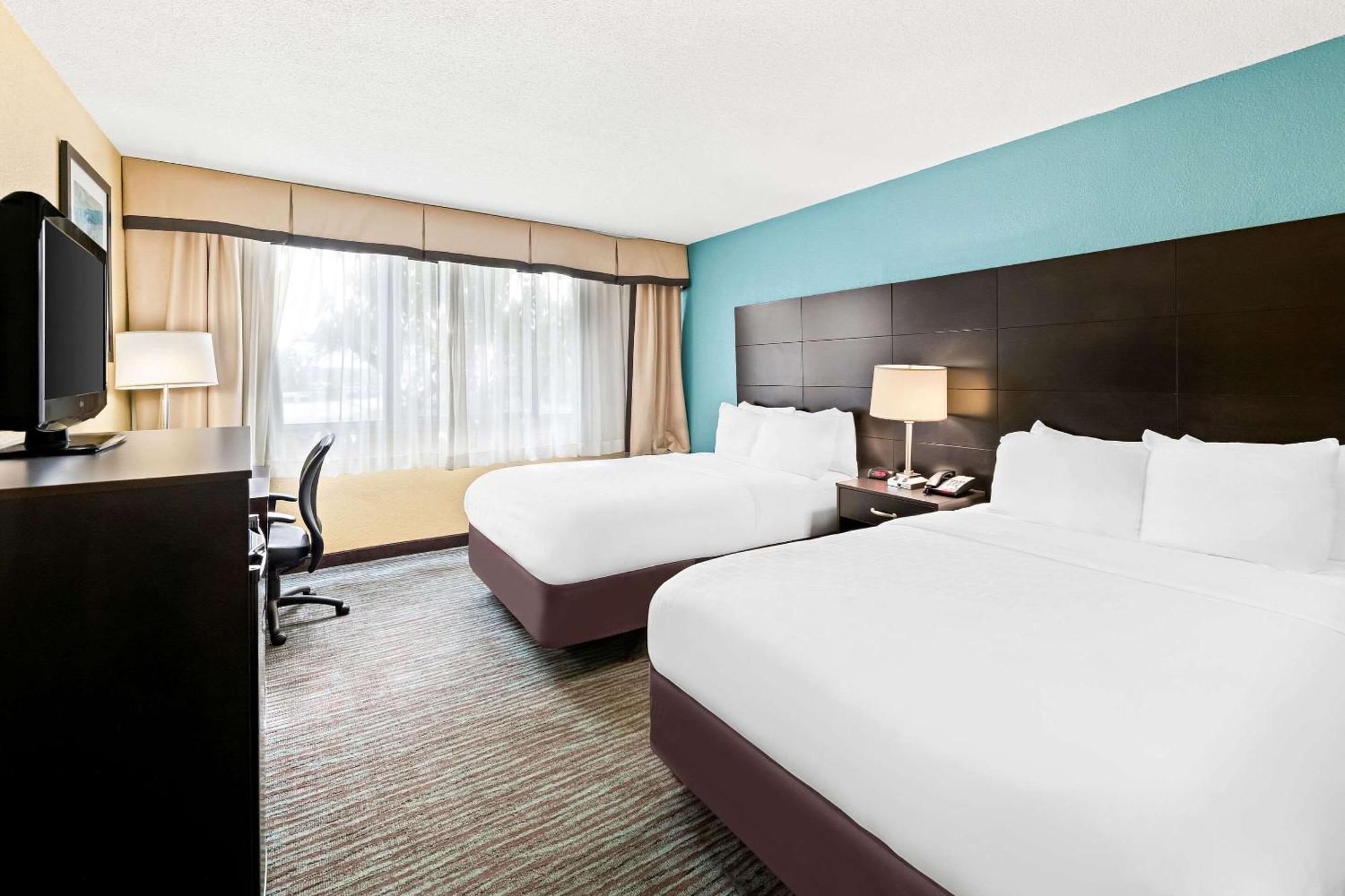 Quality Inn Dayton Airport Englewood Екстериор снимка