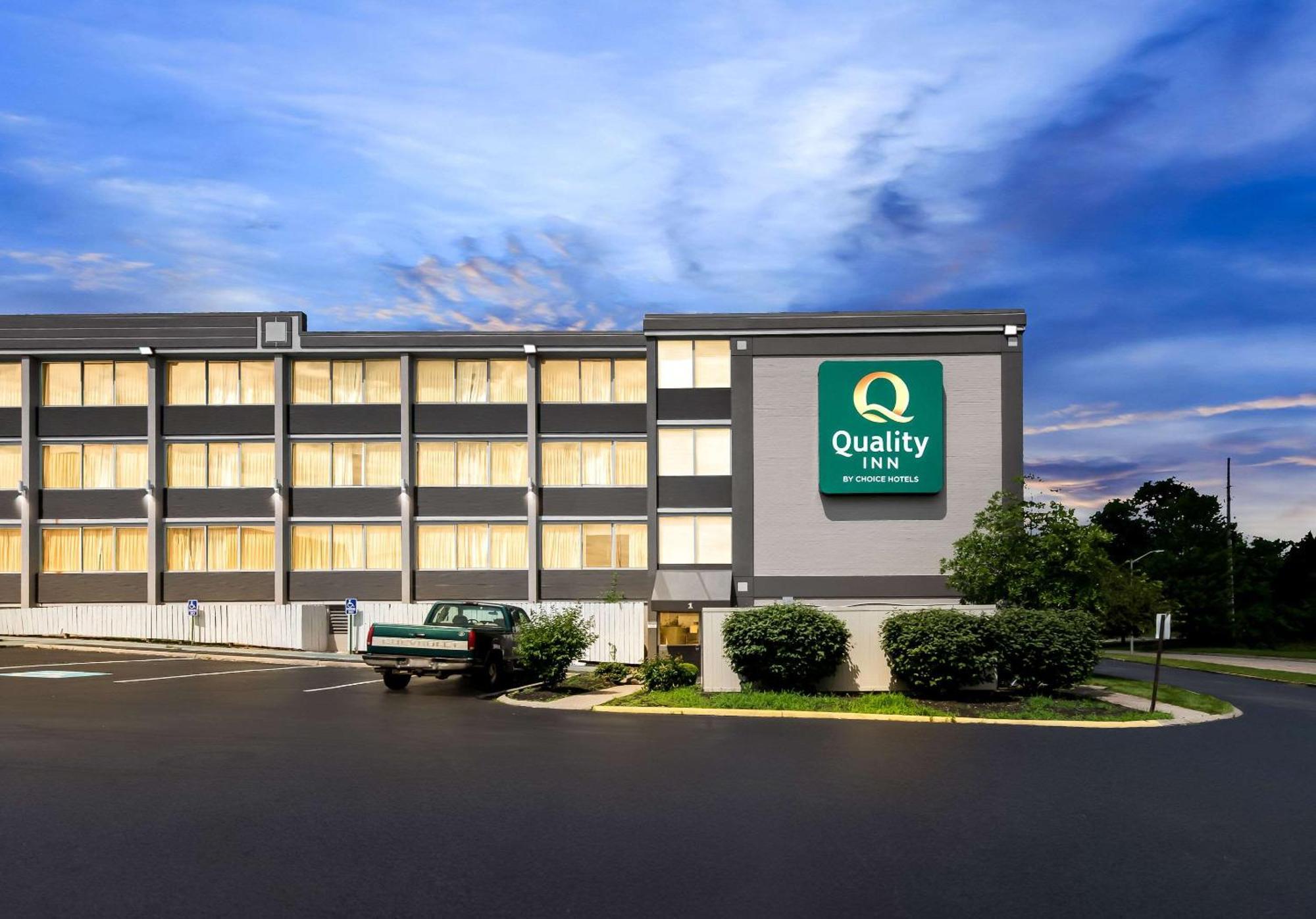 Quality Inn Dayton Airport Englewood Екстериор снимка