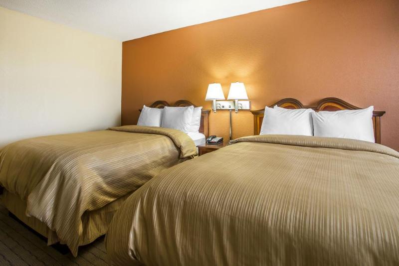 Quality Inn Dayton Airport Englewood Екстериор снимка