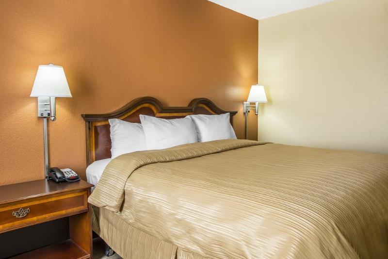 Quality Inn Dayton Airport Englewood Екстериор снимка